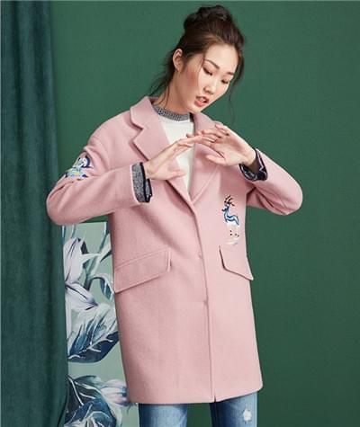 韩版刺绣大衣
