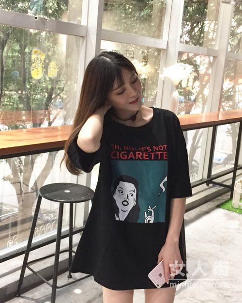 自由随性穿出时尚感，这样的T恤我都要
